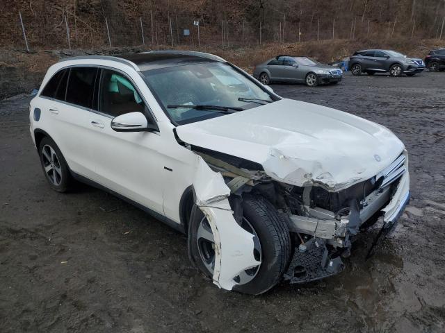  MERCEDES-BENZ GLC-CLASS 2016 White