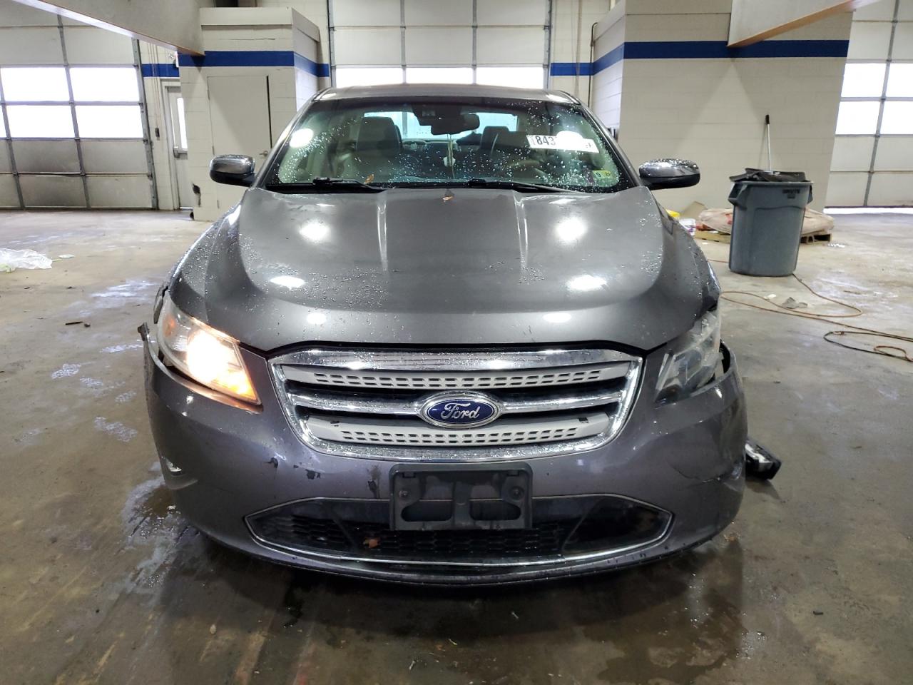 2011 Ford Taurus - Image 5