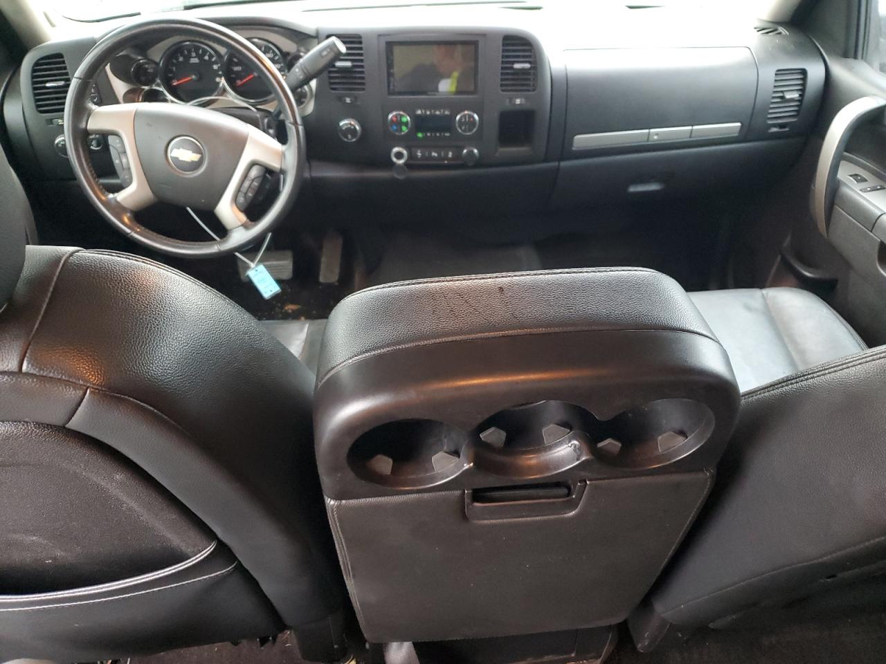 2013 Chevrolet Silverado - Image 8