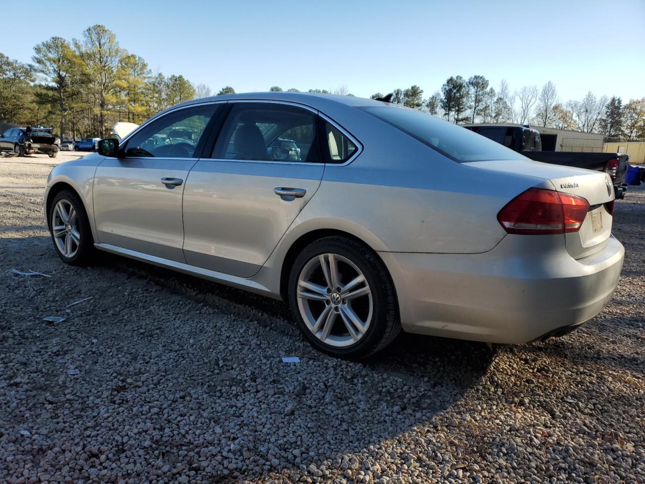 2015 Volkswagen Passat - Image 2
