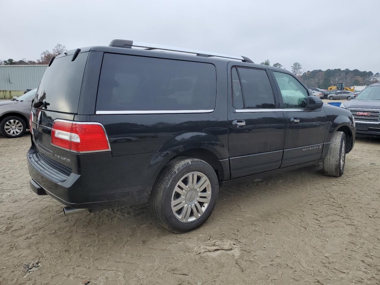 2013 Lincoln Navigator - Image 3