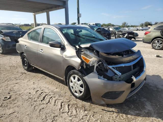  NISSAN VERSA 2016 Srebrny