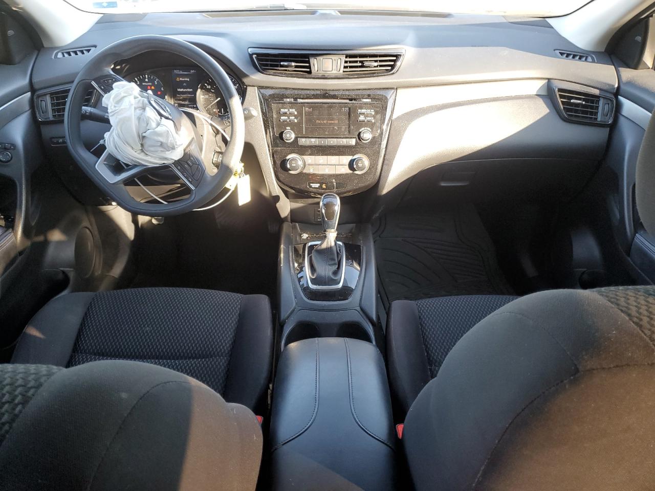 2018 Nissan Rogue - Image 8