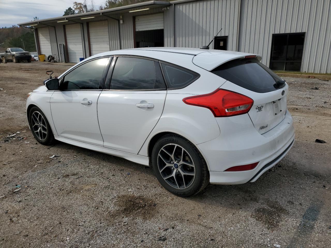 VIN 1FADP3K22FL259759 2015 FORD FOCUS no.2