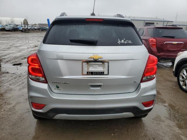  CHEVROLET TRAX 2017 Srebrny