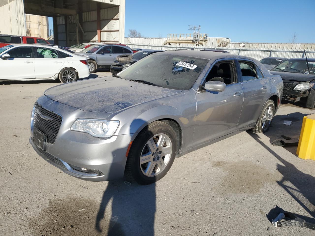 VIN 2C3CCARGXFH757233 2015 CHRYSLER 300 no.1