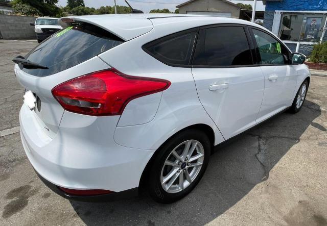 Hatchbacks FORD FOCUS 2015 White