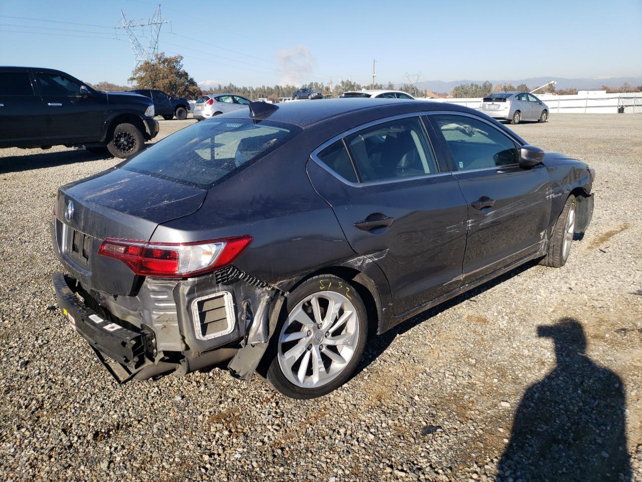 VIN 19UDE2F31JA007374 2018 ACURA ILX no.3