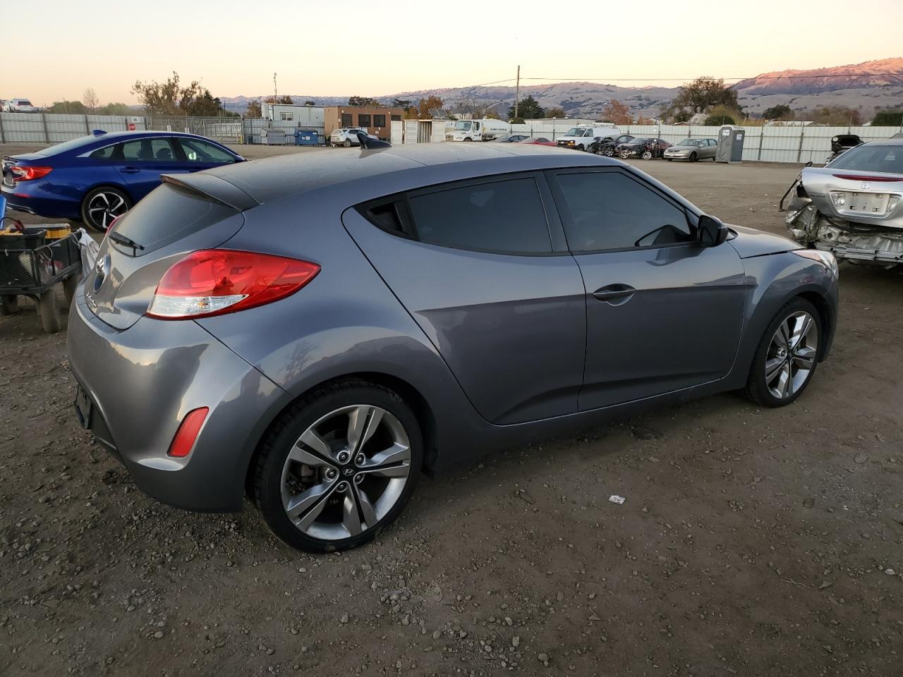 VIN KMHTC6AD8HU313922 2017 HYUNDAI VELOSTER no.3