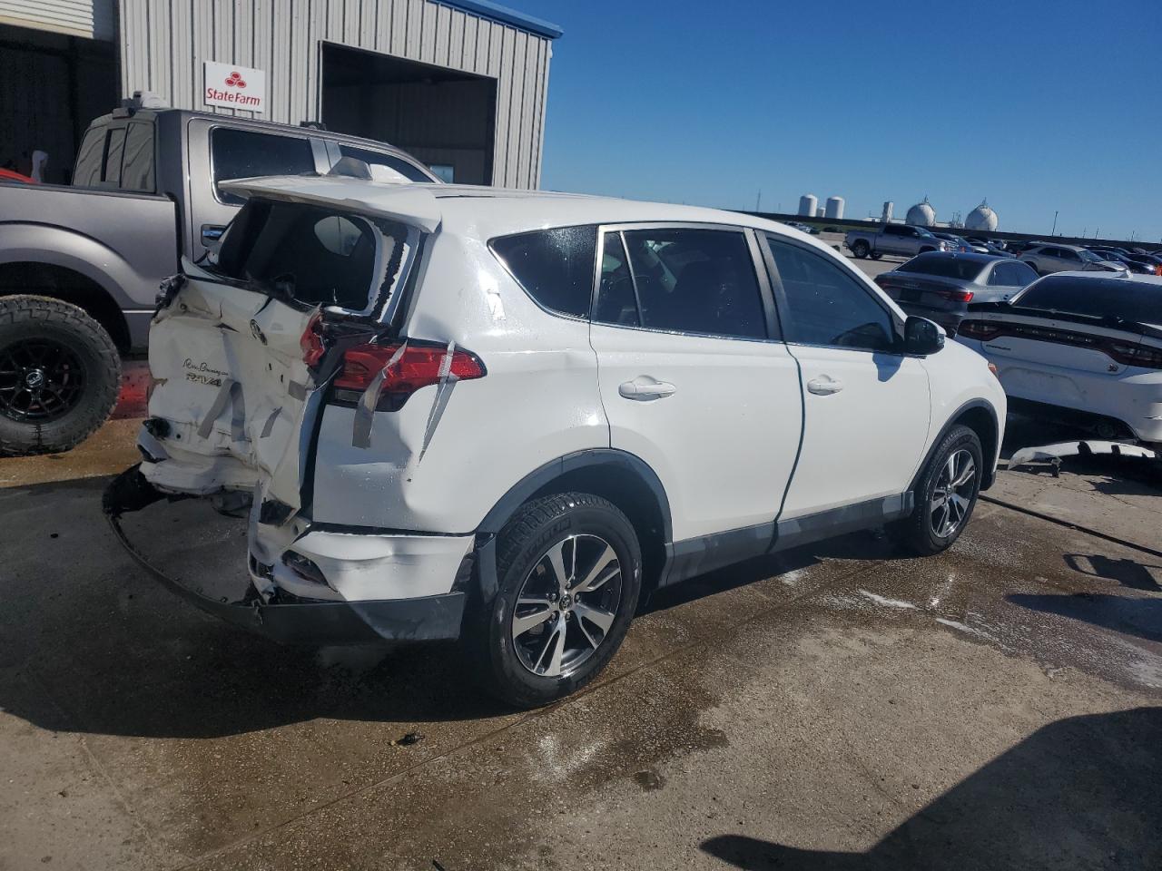 VIN 2T3WFREV1JW484159 2018 TOYOTA RAV4 no.3