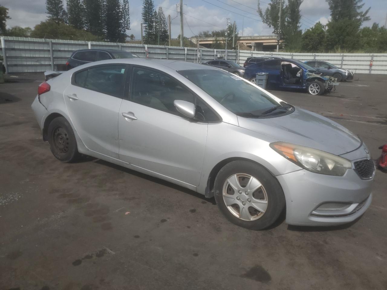 2015 Kia Forte - Image 4