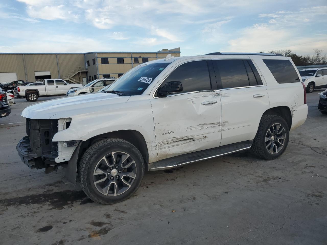 VIN 1GNSCCKC7HR124418 2017 CHEVROLET TAHOE no.1