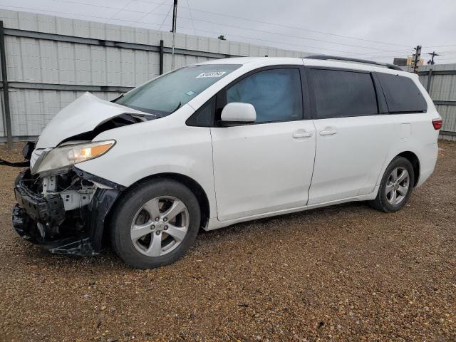 2017 Toyota Sienna Le en Venta en Mercedes, TX - Front End