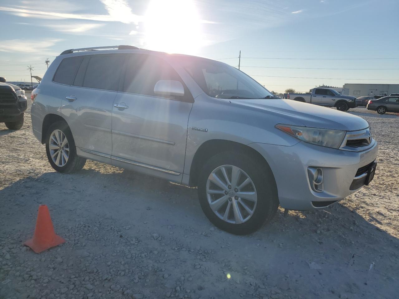 VIN JTEDC3EH4D2013851 2013 TOYOTA HIGHLANDER no.4