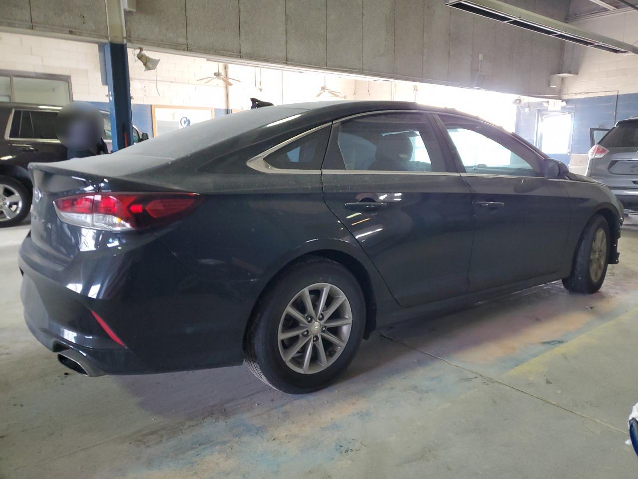 2018 Hyundai Sonata - Image 3