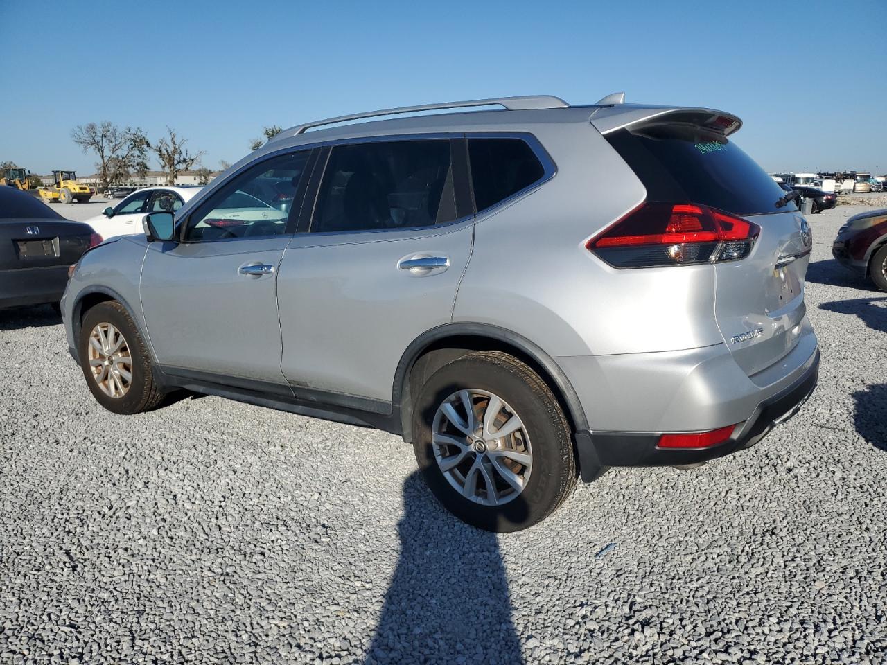2018 Nissan Rogue - Image 2