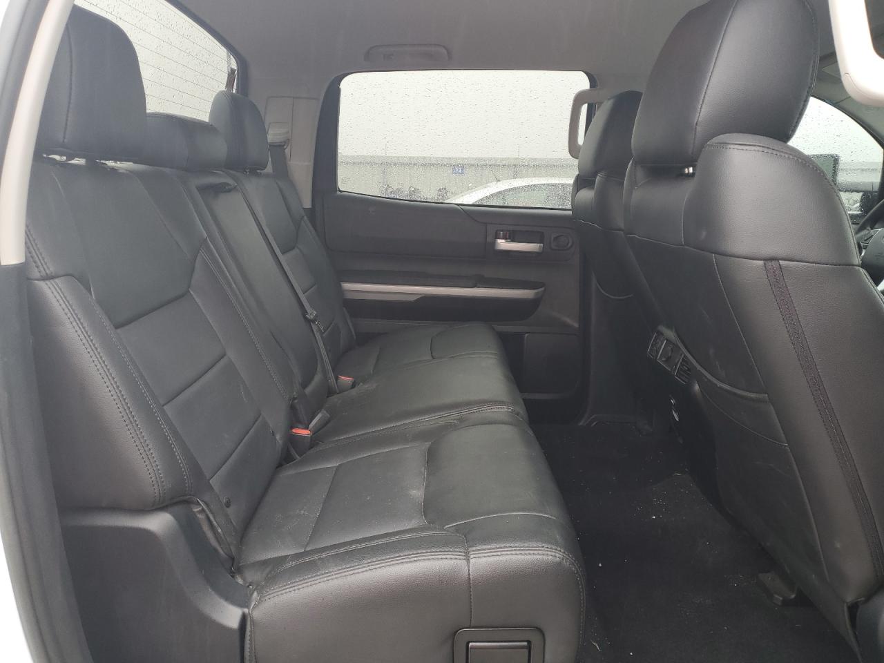2018 Toyota Tundra - Image 10