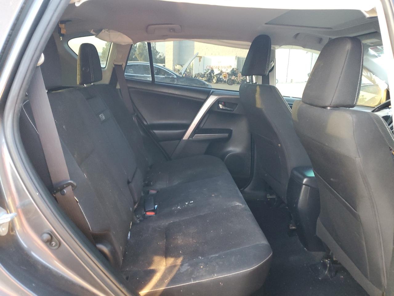 2018 Toyota RAV 4 - Image 10
