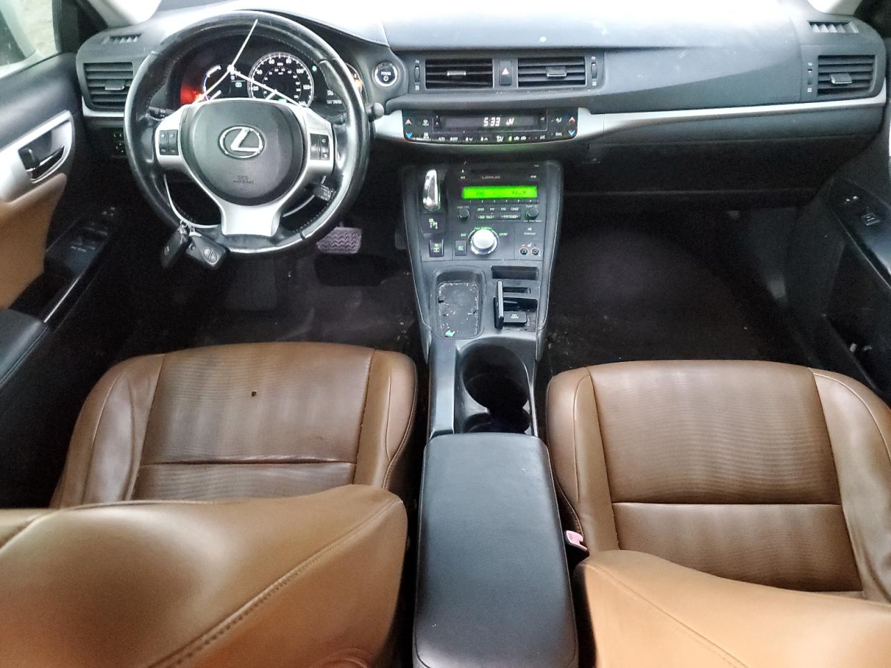 2011 Lexus CT - Image 8