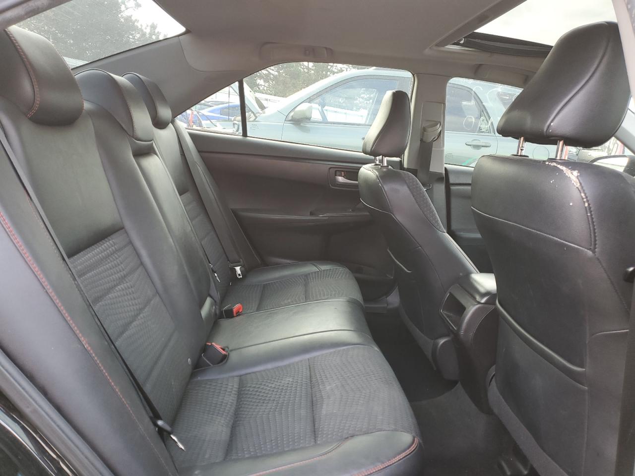 2015 Toyota Camry - Image 11