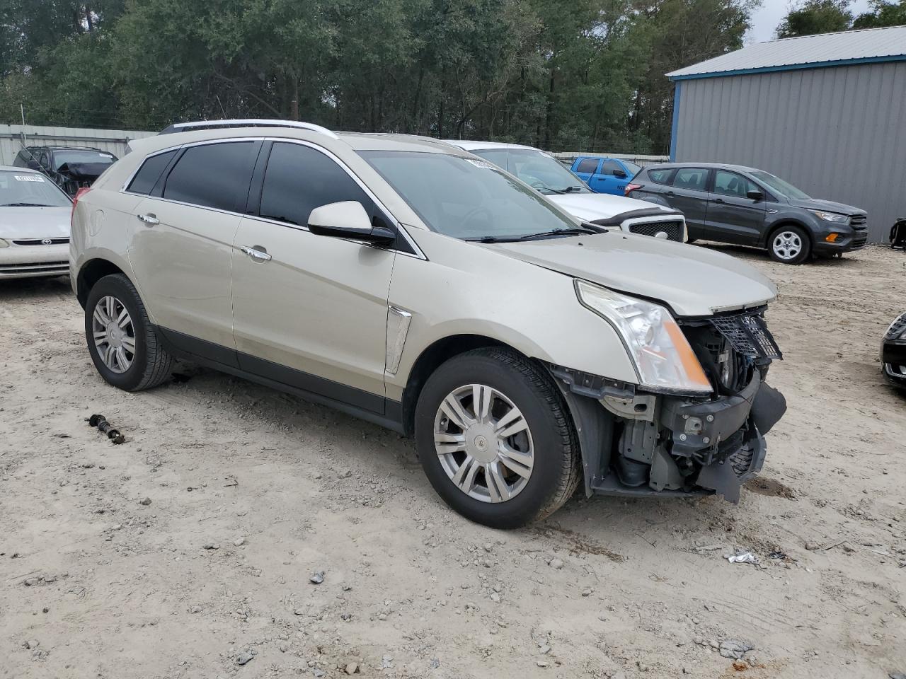 VIN 3GYFNBE3XGS503784 2016 CADILLAC SRX no.4