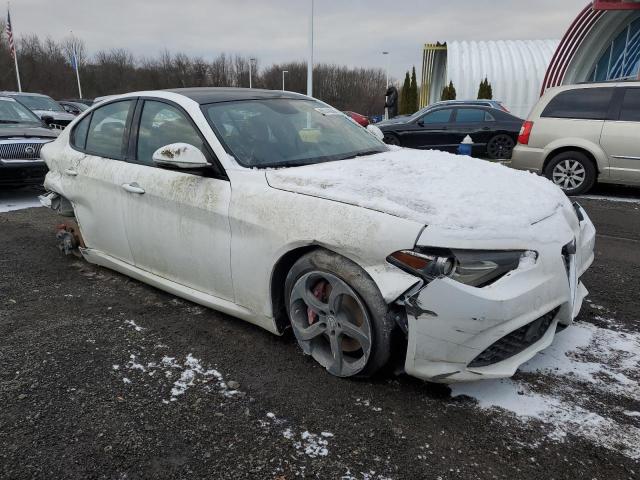  ALFA ROMEO GIULIA 2018 Білий