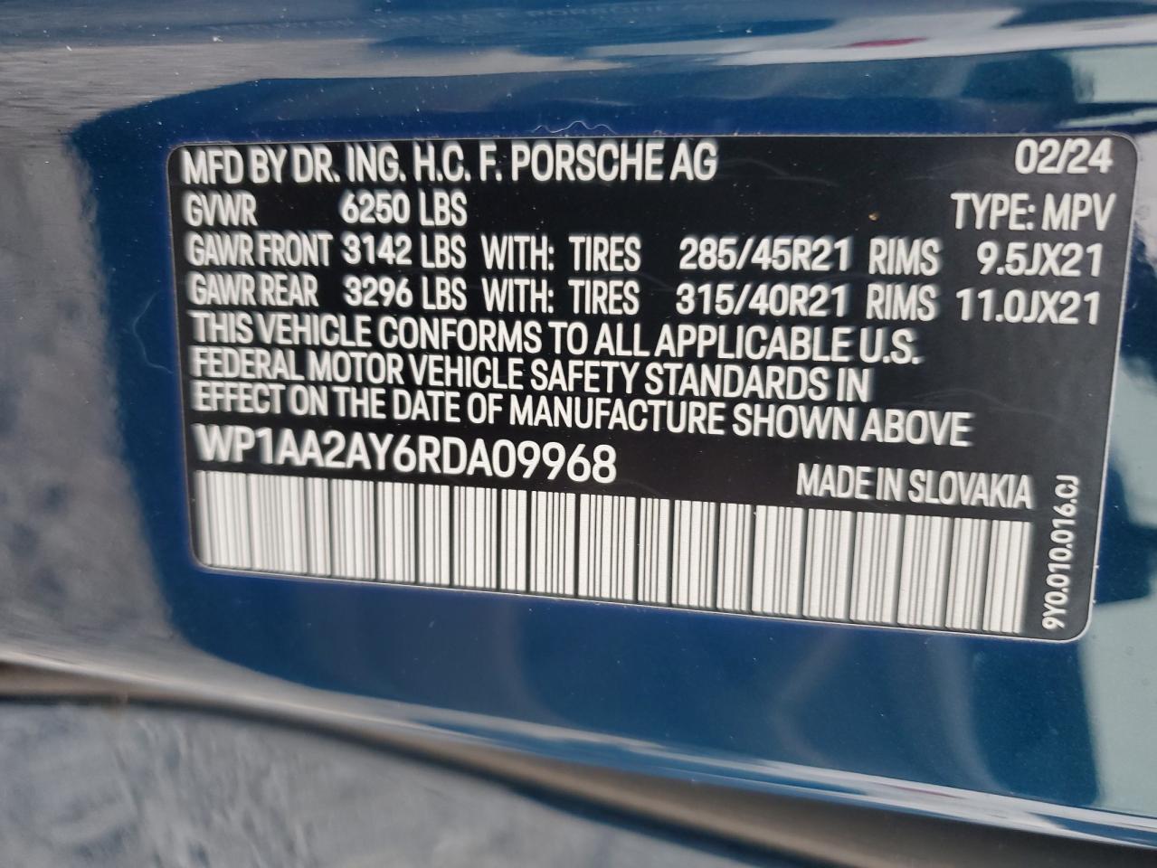 2024 Porsche Cayenne - Image 13