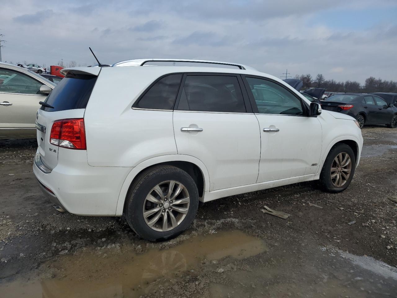 VIN 5XYKWDA21DG352972 2013 KIA SORENTO no.3