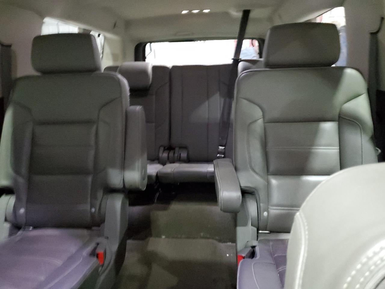 2018 GMC Yukon - Image 10