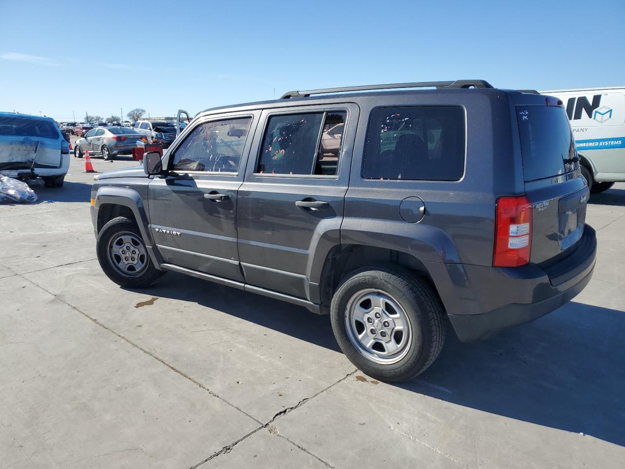 VIN 1C4NJPBB5ED866089 2014 JEEP PATRIOT no.2