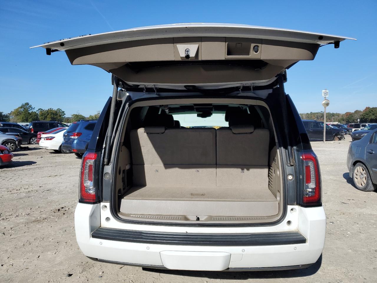 2016 GMC Yukon Slt VIN: 1GKS1BKCXGR178775 Lot: 82826064