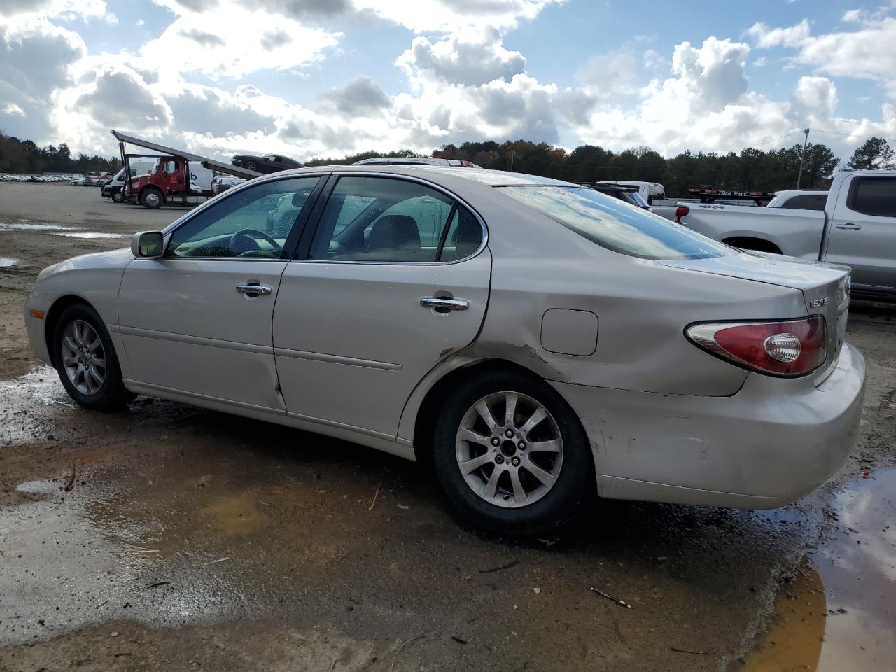 2002 Lexus ES - Image 2