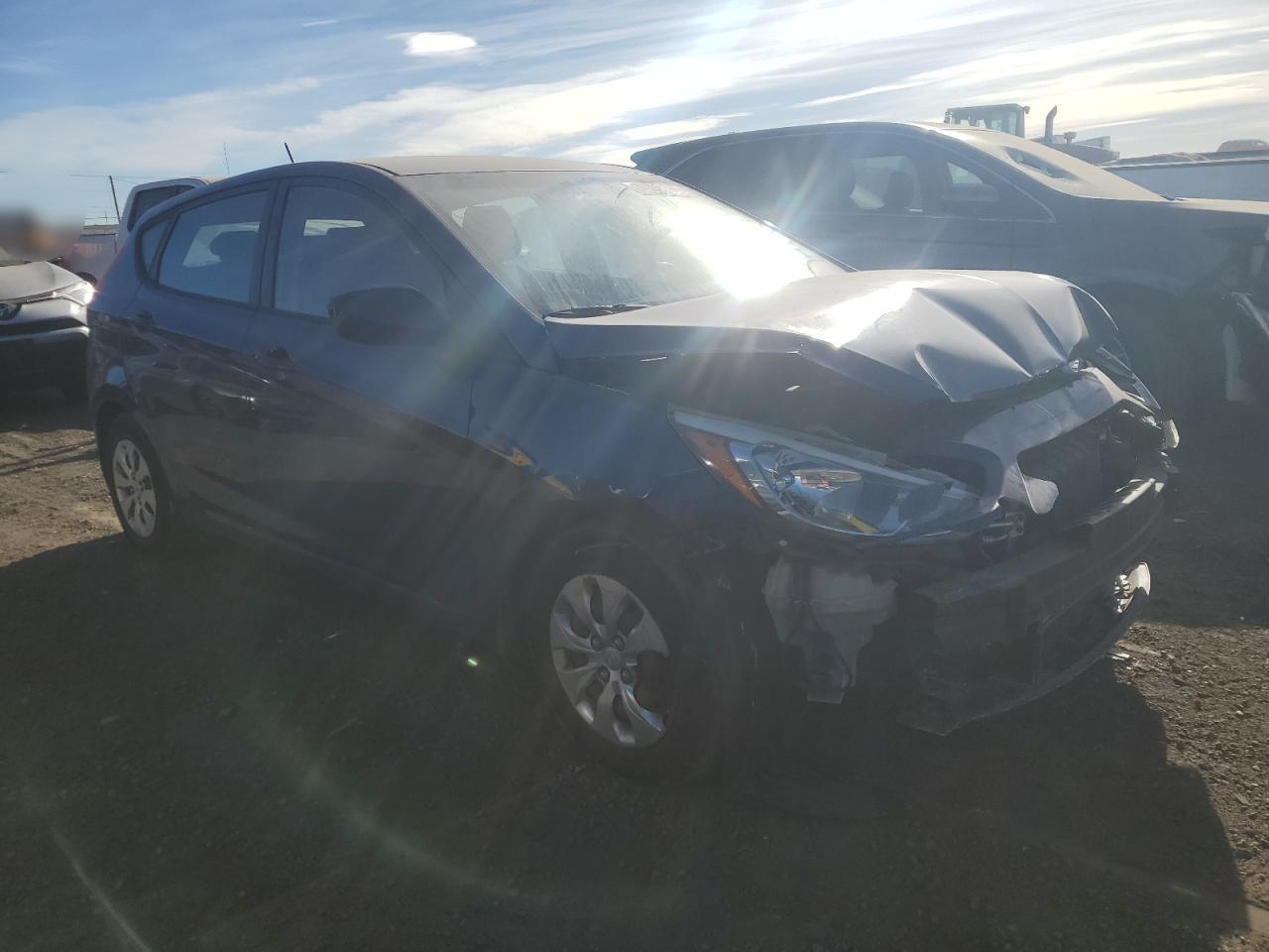 VIN KMHCT5AE5FU231579 2015 HYUNDAI ACCENT no.4