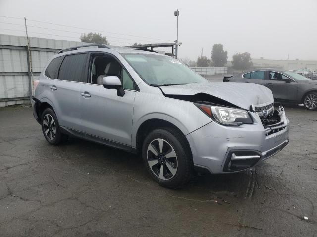  SUBARU FORESTER 2018 Silver