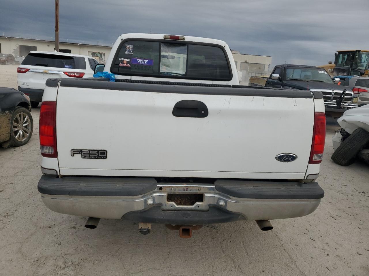 1999 Ford F250 Super Duty VIN: 1FTNX20S2XEE83373 Lot: 85891624