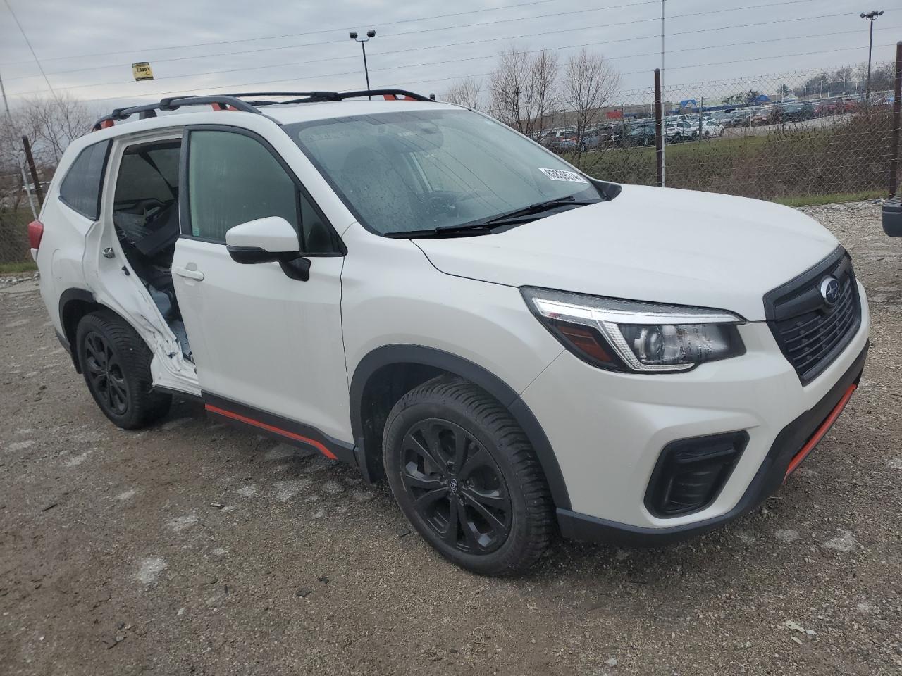 VIN JF2SKAPC4KH543057 2019 SUBARU FORESTER no.4