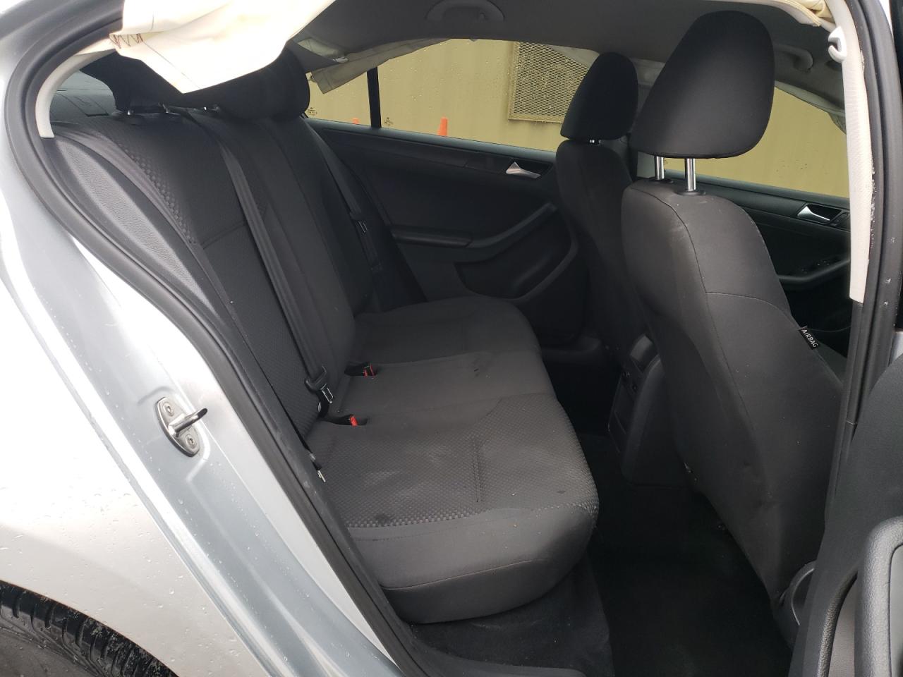 2014 Volkswagen Jetta - Image 10