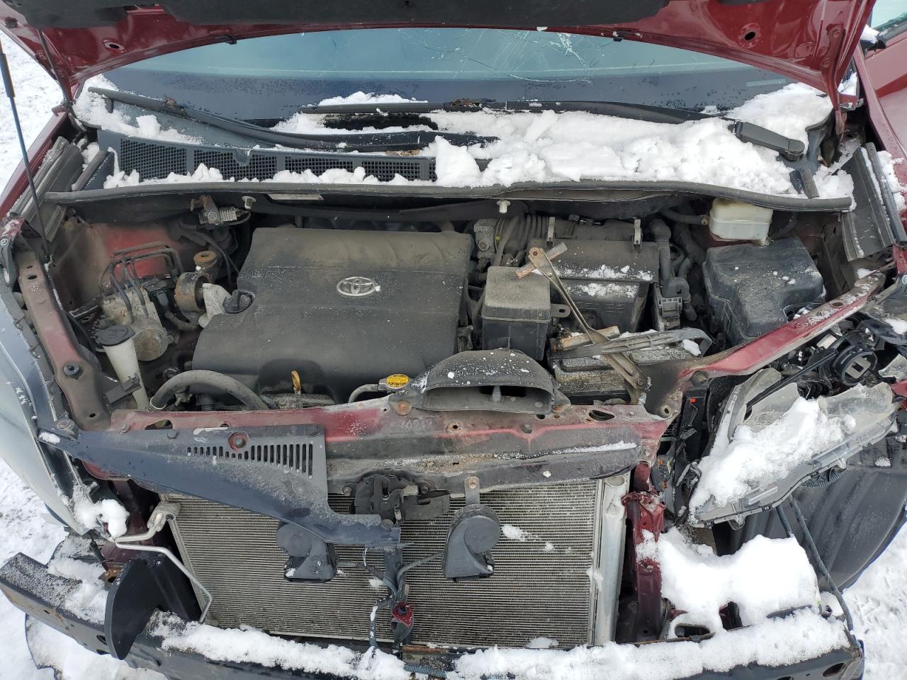 2016 Toyota Sienna - Image 12