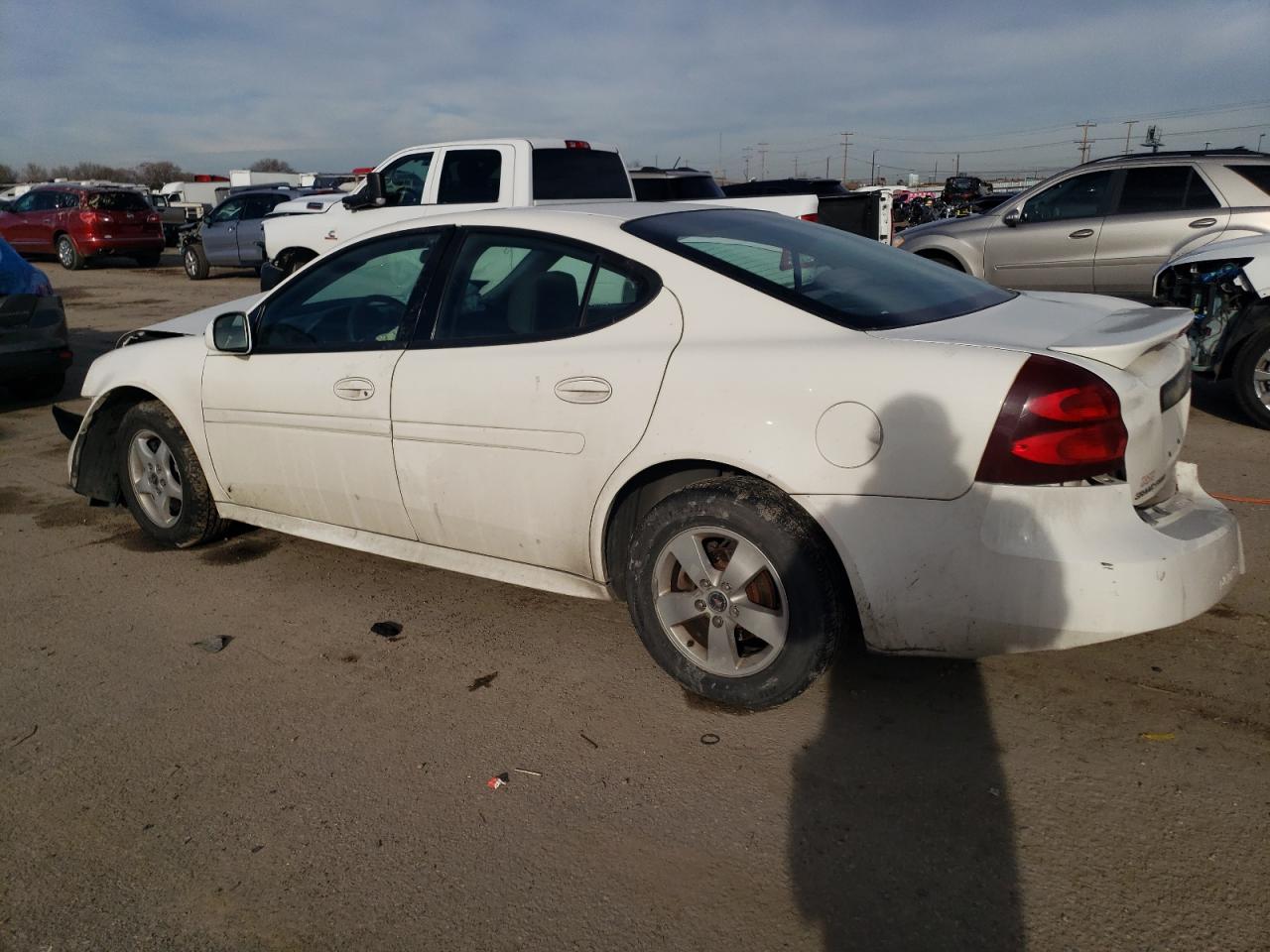 2005 Pontiac Grand Prix - Image 2