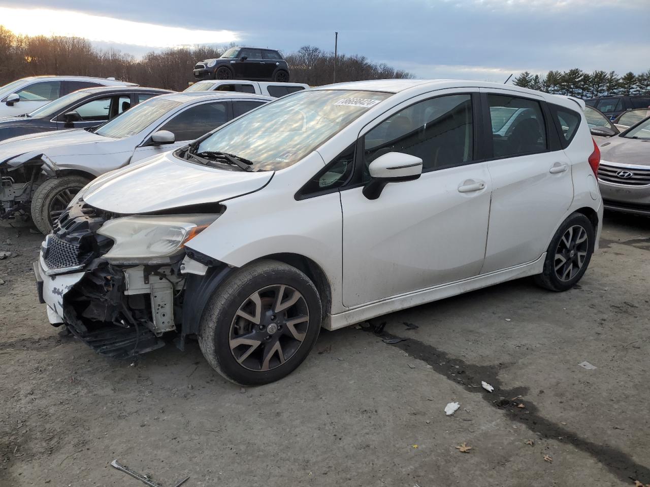 VIN 3N1CE2CP7FL364143 2015 NISSAN VERSA no.1