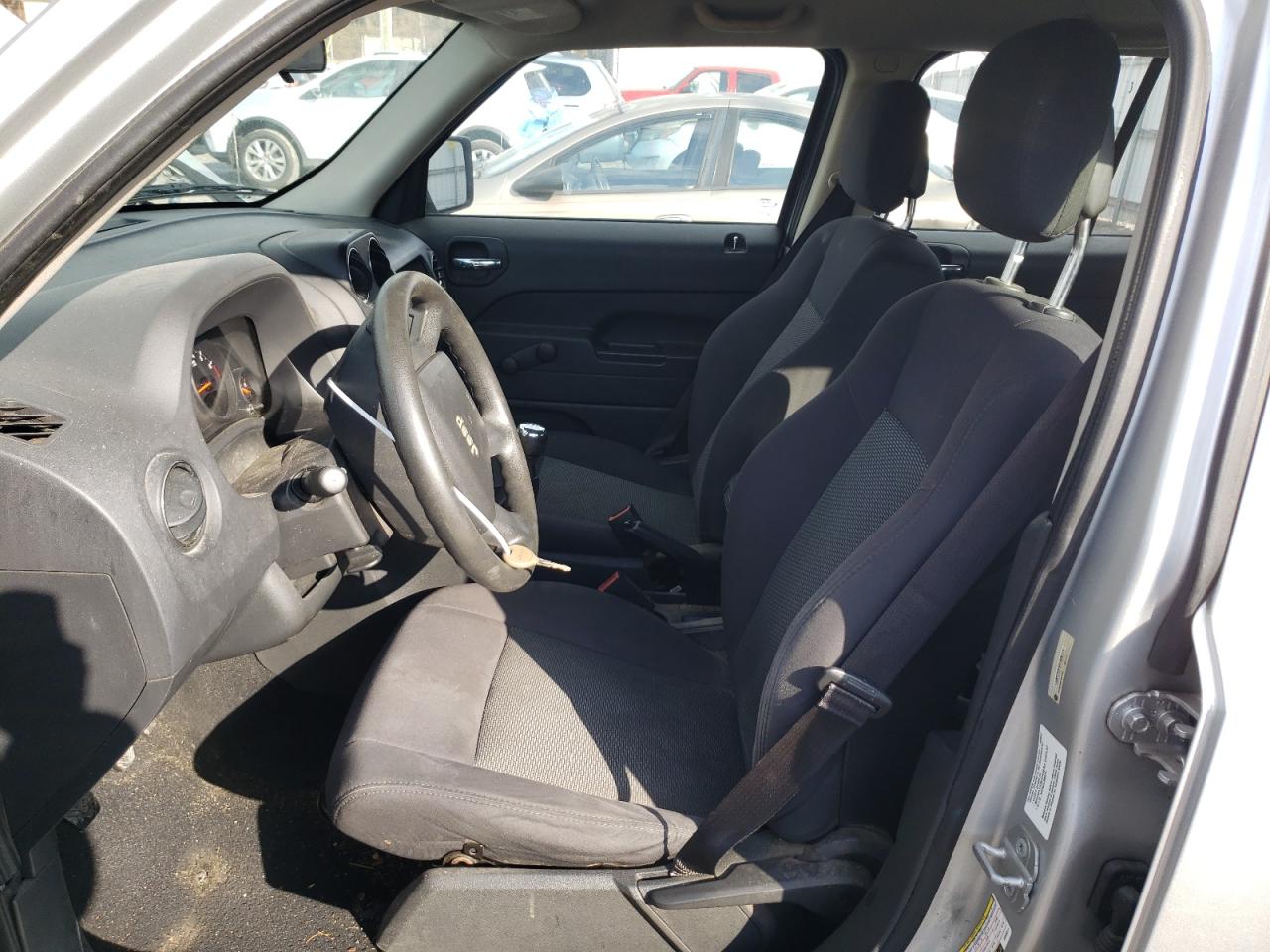 2010 Jeep Liberty (Patriot) - Image 7
