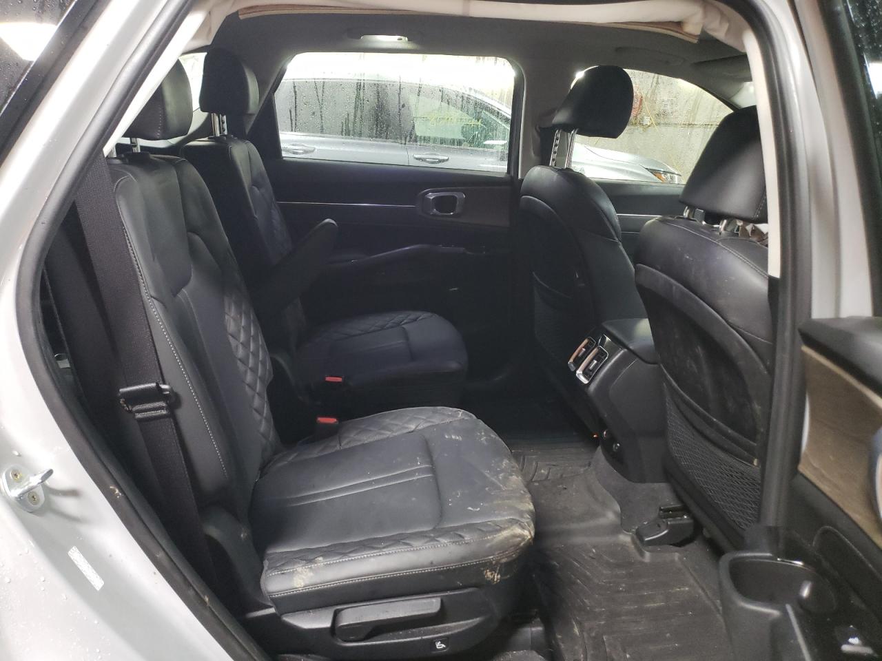 2022 Kia Sorento - Image 10
