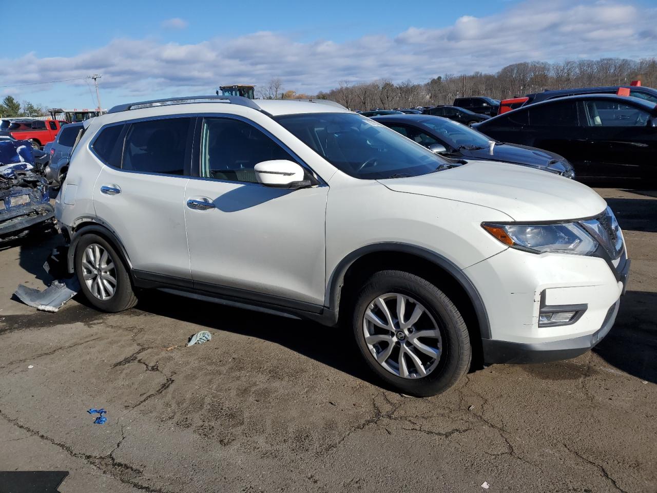 2017 Nissan Rogue - Image 4