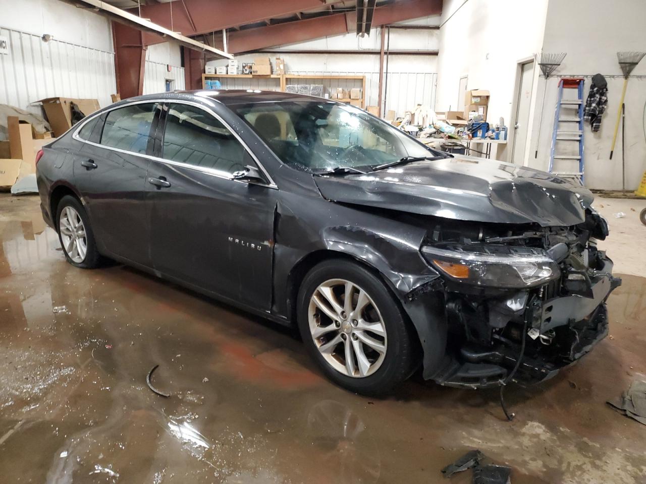 VIN 1G1ZD5ST1JF152280 2018 CHEVROLET MALIBU no.4