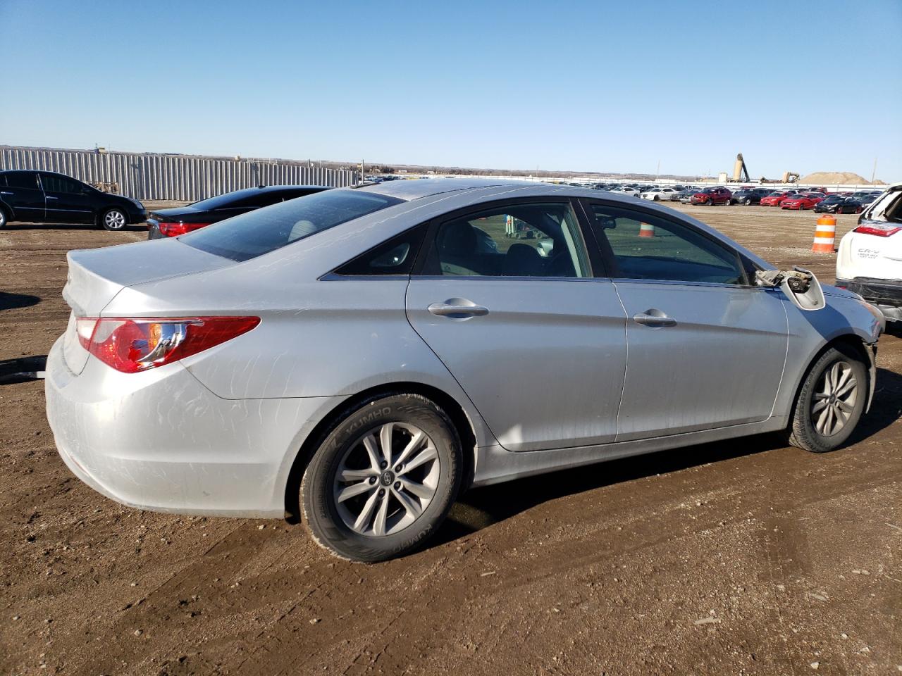 2011 Hyundai Sonata - Image 3