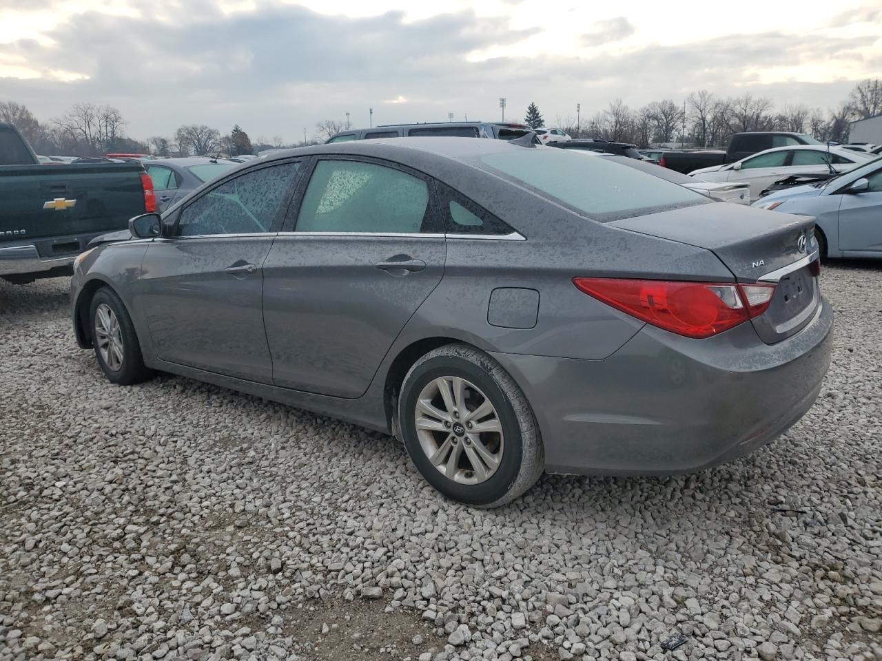 2011 Hyundai Sonata - Image 2