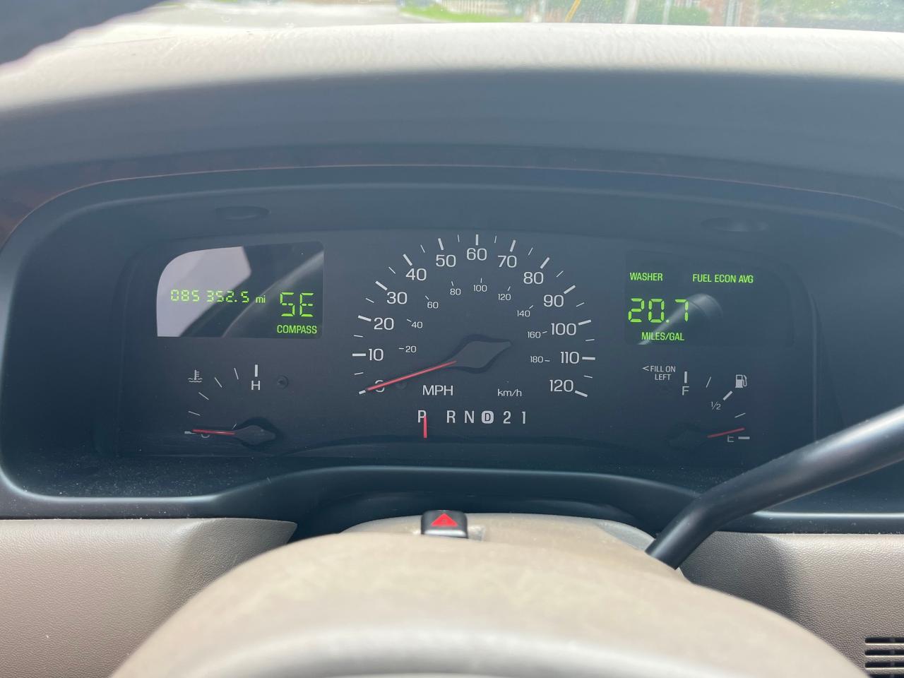 1999 Lincoln Town Car Executive VIN: 1LNHM81W5XY679473 Lot: 86043234