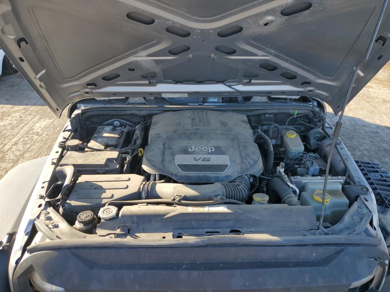 2014 Jeep Wrangler - Image 12