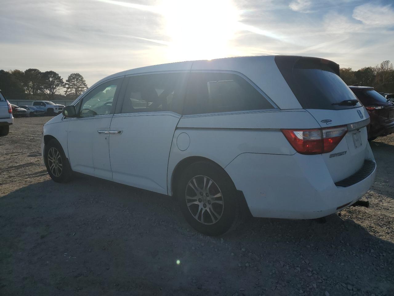 2011 Honda Odyssey - Image 2