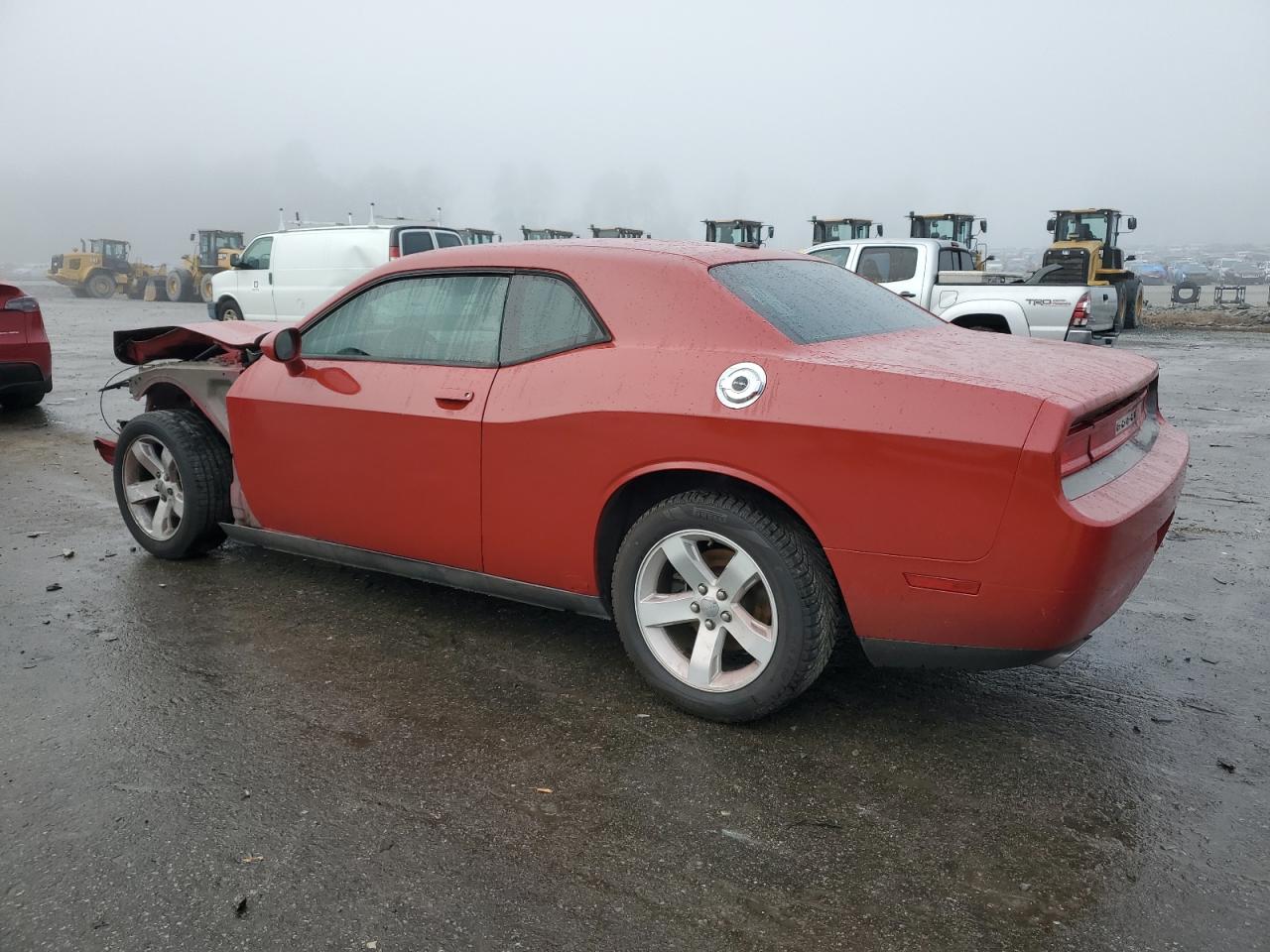 VIN 2C3CDYAG2DH548938 2013 DODGE CHALLENGER no.2